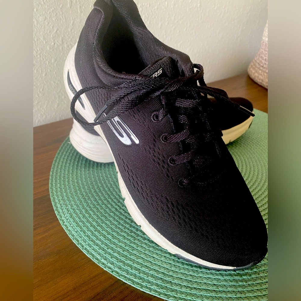 Sketchers Arch Fit Women’s